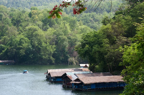 Floating house in lake ,Northern of Thailand. — Stock Photo, Image