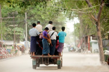 Ortak site Myanmar küçük otobüsler.