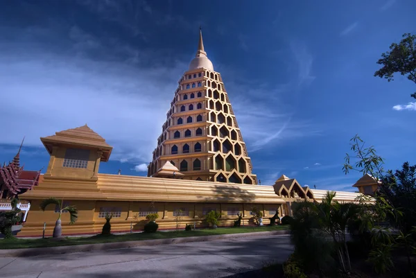 Pha That Chedi Sri Pho Thong Is Pagoda In Wat Ta It, Tailandia . —  Fotos de Stock