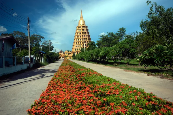 Pha That Chedi Sri Pho Thong Is Pagoda In Wat Ta It, Tailandia . —  Fotos de Stock