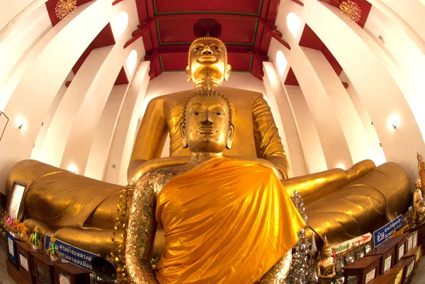 The famous large sitting Buddha in Thai Temple. — Stock Photo, Image