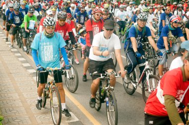 Grup bisiklet araba ücretsiz günde, Bangkok, Tayland.