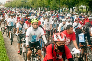 Grup bisiklet araba ücretsiz günde, Bangkok, Tayland.