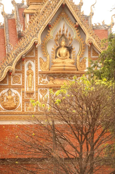 Laos kunst auf dachkirche in laos tempel . — Stockfoto