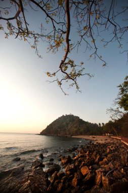 Beach Koh Phitak Island, Tayland tarihinde.