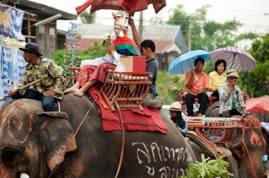Fil koordinasyon geçit geri Festival.