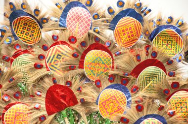 Renkli geleneksel fan doku gösterisi .