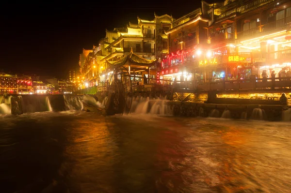 Paisaje nocturno de la ciudad Fénix (Fenghuang antigua ciudad  ). —  Fotos de Stock