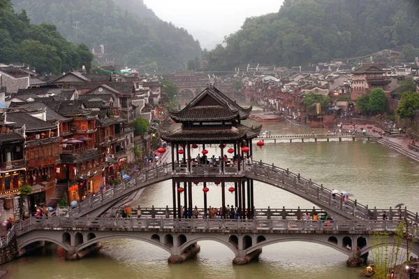 Uitzicht op de stad Phoenix (Fenghuang Ancient City ). — Stockfoto