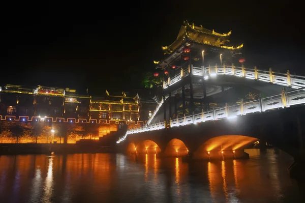 Night scene at Fenghuang ancient city. — Stock fotografie