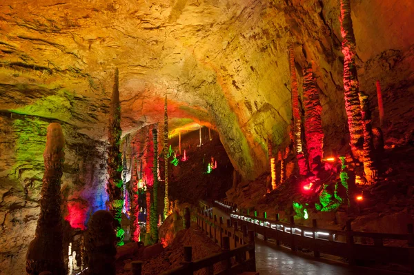 Colorido de la cueva de Huanglong en China . — Foto de Stock