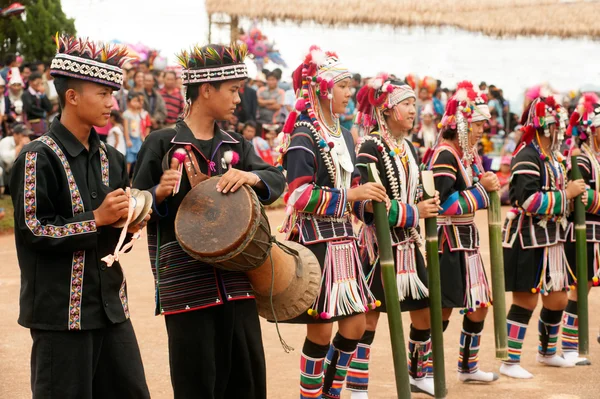 Hill tribe dancing in Akha Swing Festival. — 图库照片