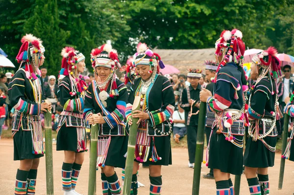 Hill tribe dancing in Akha Swing Festival. — Stock Fotó