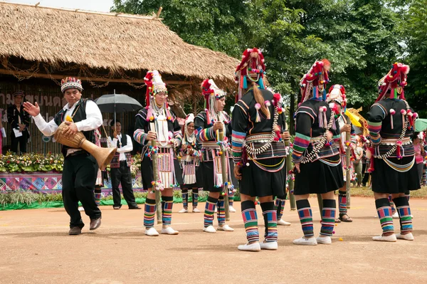 Hill tribe dancing in Akha Swing Festival. — стокове фото