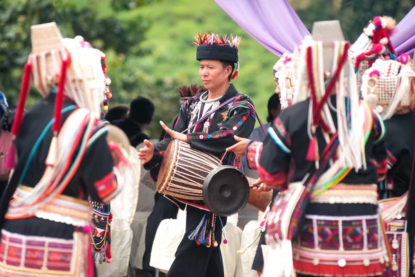 Hill tribe dancing in Akha Swing Festival. — 图库照片
