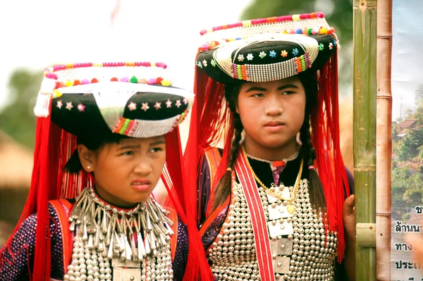 Portrait of Lisu minority hill tribe in Thailand. — Stockfoto