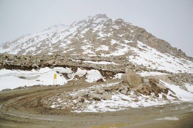 Changla Pass, one of the highest motorable roads in the world, at 5,275 meters above sea level, travels between Leh Ladakh and Pangong Lake. Located at Leh in India.