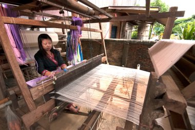 Lua tepe kabile azınlık tezgah Tayland ile dokuma.