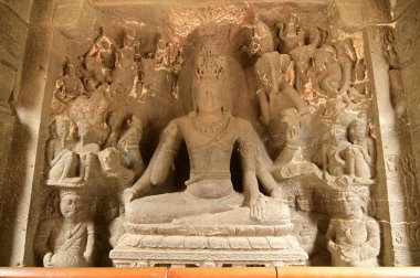 UNESCO 'nun Dünya Mirası Alanı Elora Mağaraları' ndaki dini mekanlar ve sanat eserleri, M.Ö. 600-1000 yıllarına dayanan ve dünyanın en büyük kaya kesimi tapınak koleksiyonlarından biri. Hindistan, Aurangabud 'da yer almaktadır..