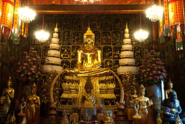 Wat Phanan Choeng, Ayutthaya, Tayland altın Buddha.