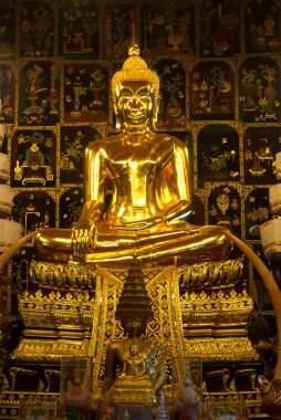 Wat Phanan Choeng, Ayutthaya, Tayland altın Buddha.