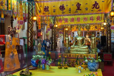 Wat Phanan Choeng, Ayutthaya, Tayland altın Buddha.
