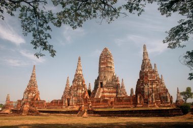 Pagoda Wat Chaiwatthanaram, Ayutthaya tarihi Park Tayland içinde.