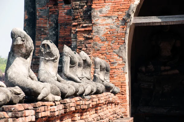 Oude Boeddha In de Wat Chai Watthanaram, Ayutthaya historisch Park van Thailand. — Stockfoto