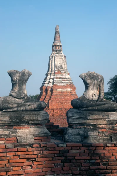 Ancient Buddha In Wat Chaiwatthanaram,Ayutthaya Historical Park Of Thailand. — Stock Photo, Image