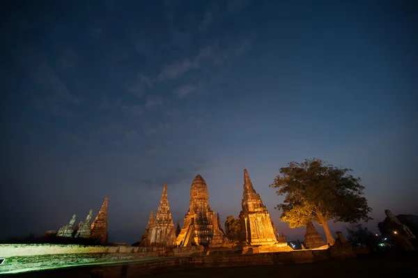 Scena Di Crepuscolo Di Pagoda In Chaiwatthanaram Wat, Ayutthaya Parco Storico Della Thailandia . — Foto Stock