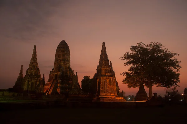 Twilight Scene Of Pagoda In Wat Chaiwatthanaram,Ayutthaya Historical Park Of Thailand. — Stock Photo, Image