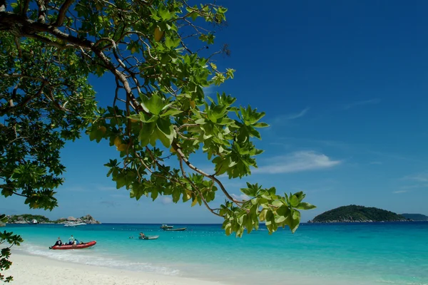 Similan una hermosa isla en Tailandia . — Foto de Stock