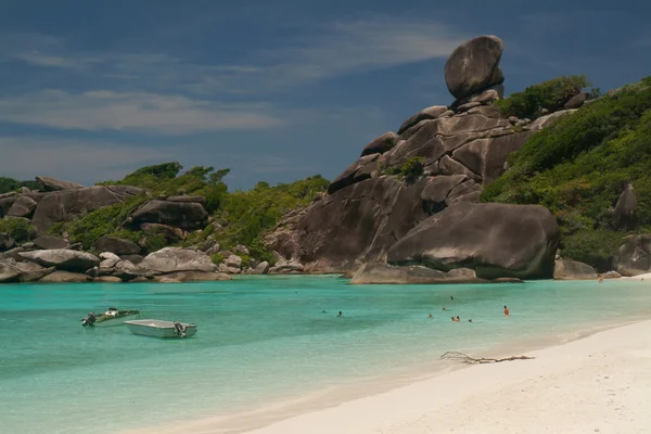 Ähnlich eine schöne insel in thailand. — Stockfoto