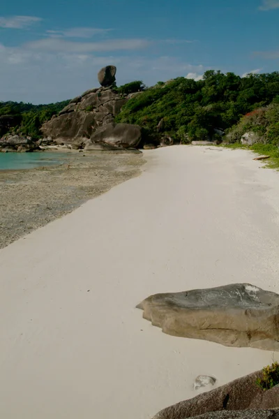 Similan island jest piękny w Morze Andamańskie, południowej Tajlandii. — Zdjęcie stockowe