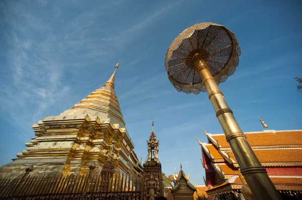 Zlatá Pagoda Wat Phra že Doi Suthep, Chiang Mai, Thajsko. — Stock fotografie
