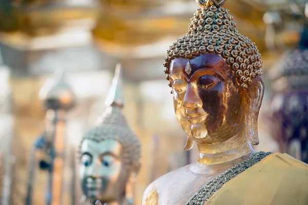 Gesicht der Buddha-Statue von wat phra that doi suthep in chiangmai, Thailand. — Stockfoto