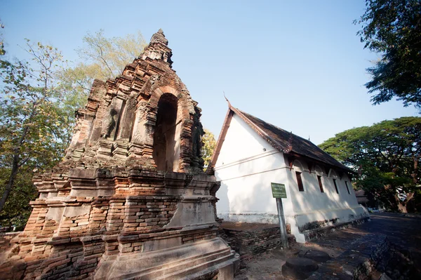 Chedi Animisa świątyni Wat Chet Yot w Chaing Mai, Tajlandia. — Zdjęcie stockowe
