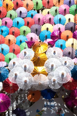 Renkli şemsiye doku duvar.