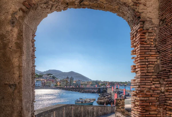 Neapel Ischia Italien Juli 2021 Utsikt Över Ischia Ponte Från — Stockfoto