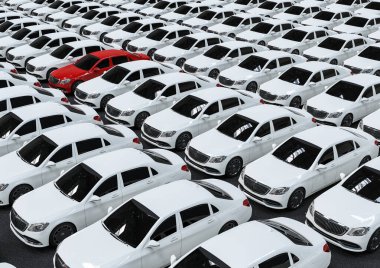 Benzersiz bir konsepti temsil eden farklı renklerde bir filo lüks arabanın 3 boyutlu görüntüsü 