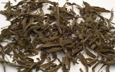 Adaçayı çay yaprakları