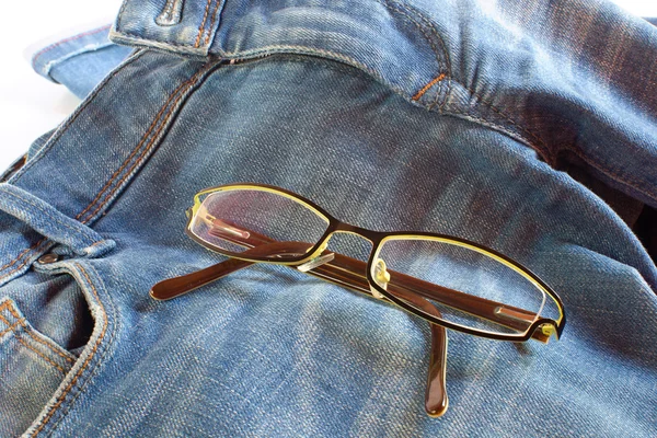 Kot arka plan üzerinde modern gözlük