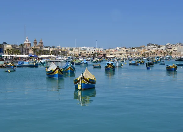Luzzu tradycyjne łodzie na Malcie — Zdjęcie stockowe