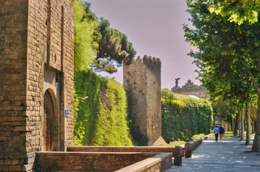 Ortaçağ kale duvarları ve Ciutadella Park, Barcelona 'da bir savunma kulesi.