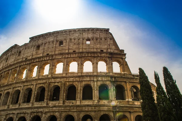 古罗马圆形竞技场的圆形剧场，古代建筑纪念碑 — 图库照片