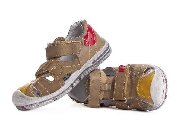 Коричневі черевики для дітей, ізольовані над білим тлом — стокове фото