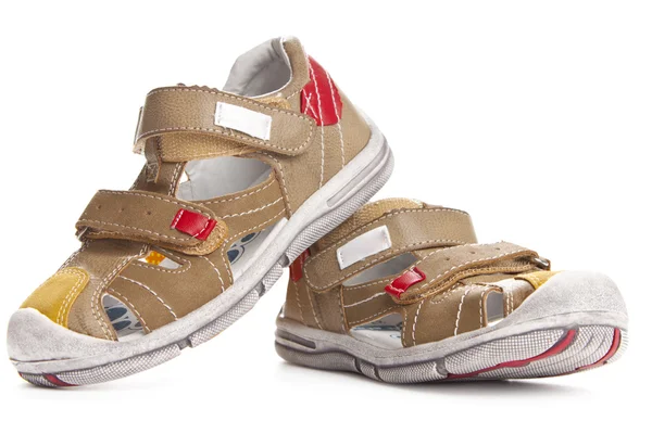 Коричневі черевики для дітей, ізольовані над білим тлом — стокове фото