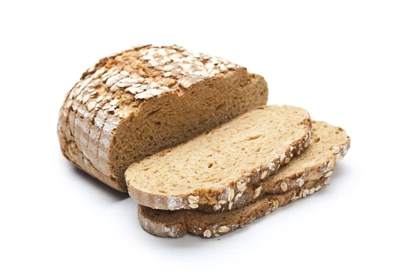 Brood uit roggemeel geïsoleerd op witte achtergrond — Stockfoto