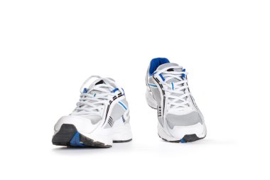 spor ayakkabıları beyaza izole edilmiş 