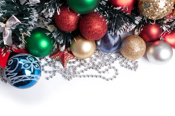Noel süsleri, Yılbaşı topu ile kompozisyon — Stok fotoğraf